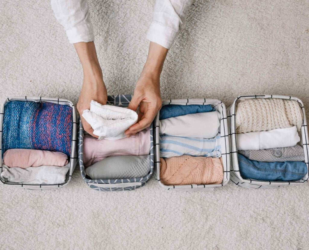 Folding T-shirts
