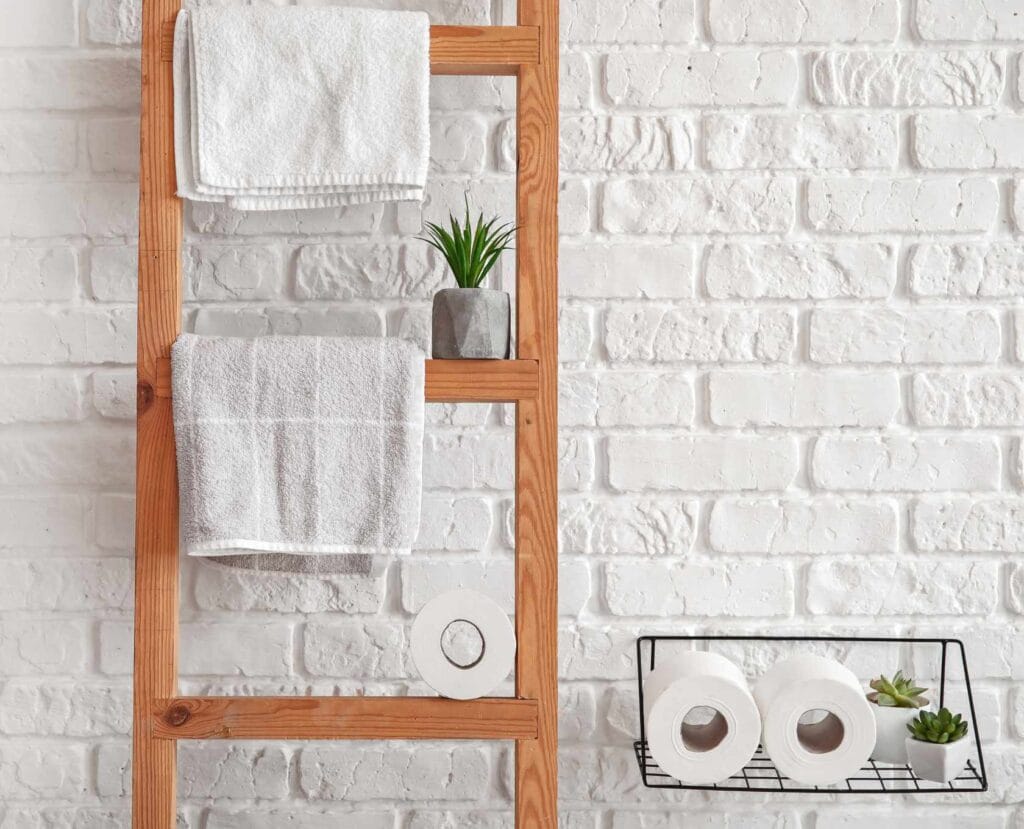 Bath towel storage without closet